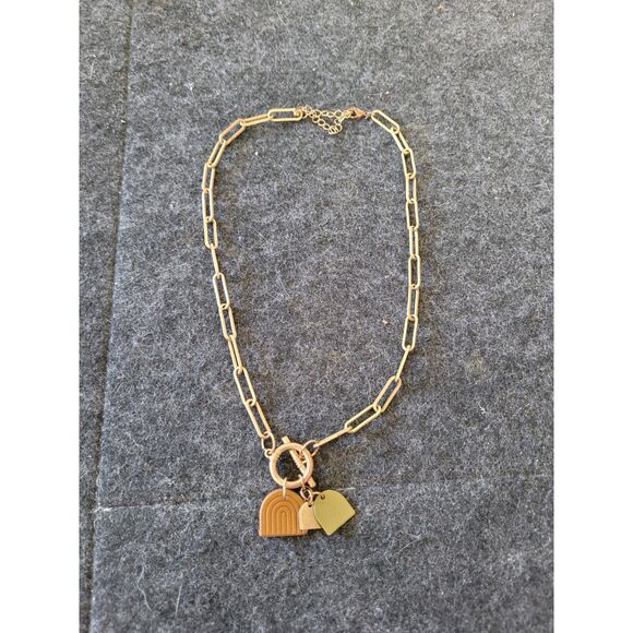 Unique Gold tone Paperclip necklace with rainbow arch charms, in good condition - Picture 3 of 3